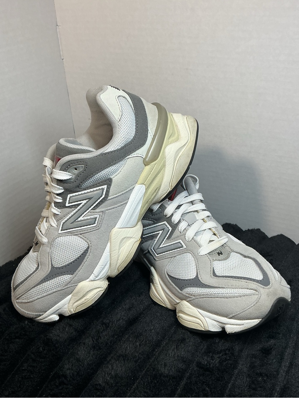 NEW BALANCE 9060 Unisex “RAINcloud” GREY SNEAKERS SIZE WOMEN’S 8.5W/ 7Y EUC